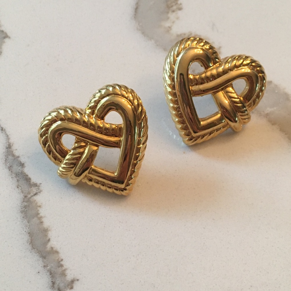 VTG Bold Gold tone Twist/Heart Earring